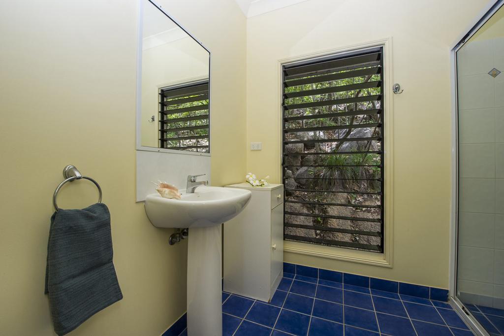 Villa Manyana, 3 Opalia Court à Nelly Bay Extérieur photo